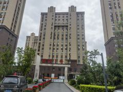 <b>长春一小区内发生争执老物业到期不走，新物业接管被拒</b>