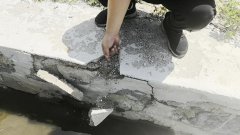 <b>吉林辽源:乡村建设工程“修完就坏” 偷工减料质量堪忧</b>